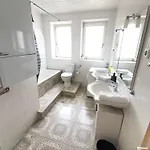 Working Professionals Flat Apartamento Essen